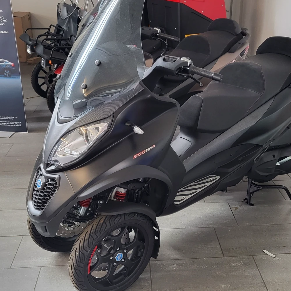 Piaggio MP3 500 hpe Sport Advanced, Sport und Business (Dreirad-Roller)